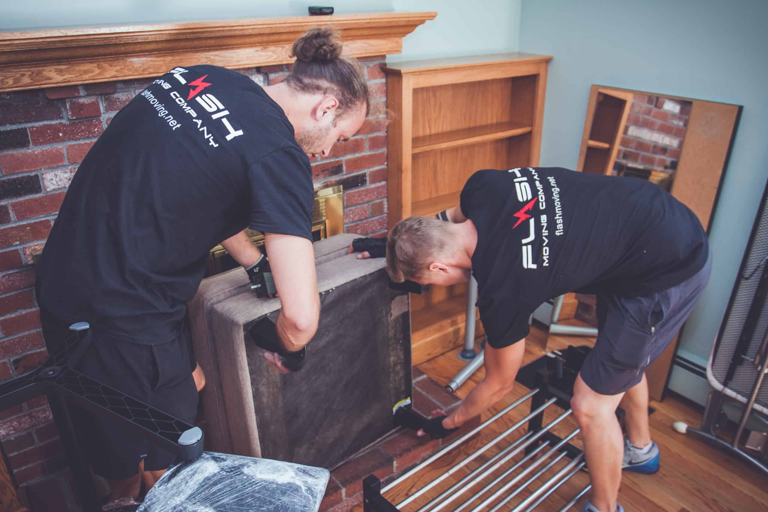 How much to tip movers in Boston