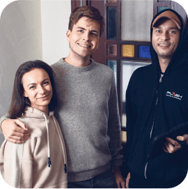 Happy customer with move coordinator, Flash Moving