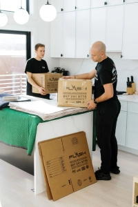 Medford Movers packing kitchen FLash Moving
