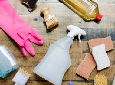 How to Pack Cleaning Supplies When Moving