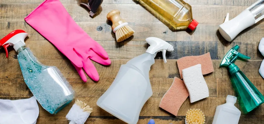 How to Pack Cleaning Supplies When Moving - Flash Moving & Storage